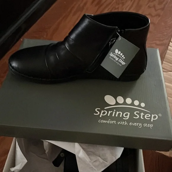 Spring Step Rendezvous Booties - Picture 3 of 3